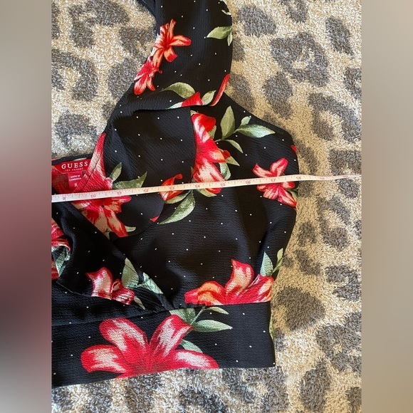 M Guess Crop Top Red Lily Flower - Picture 13 of 16